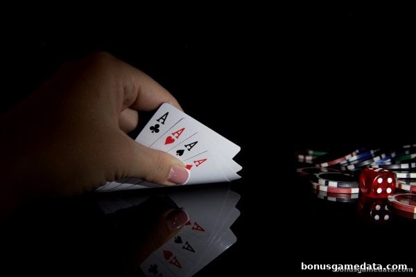 彩金游戏视角下德州扑克与牛牛融合：资金流动性如何成为玩家选择新标尺