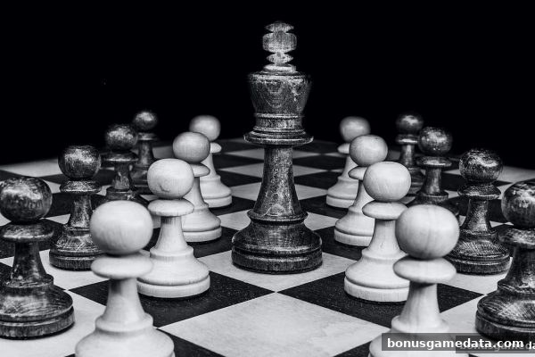 彩金游戏视角：在线棋牌围棋棋手核心素养、系统训练与拉新福利深度解析